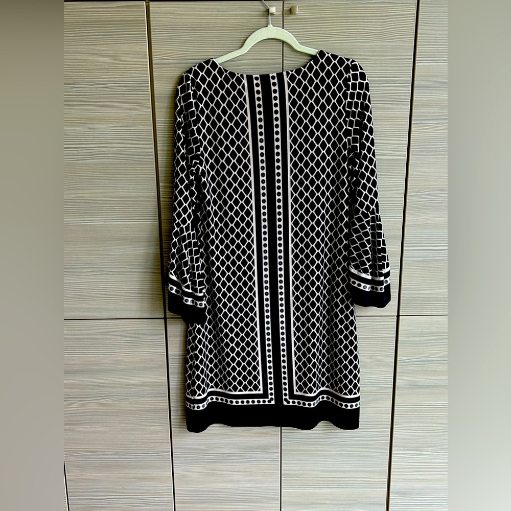 INC Women’s Size Med Black & white dress with elegant bell sleeves; fully lined
